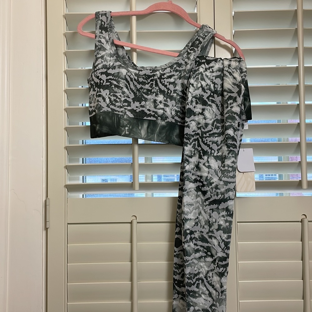 Fabletics set - Picture 3 of 4